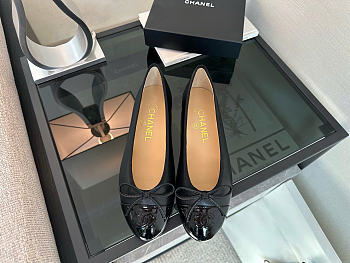 Chanel Ballet Shoes In Black Color