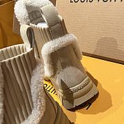 Louis Vuitton V Winter runway-style wool Chelsea and ankle boots beige - 6