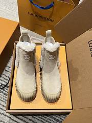 Louis Vuitton V Winter runway-style wool Chelsea and ankle boots beige - 2