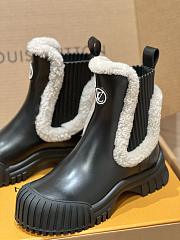 Louis Vuitton V Winter runway-style wool Chelsea and ankle boots black - 3