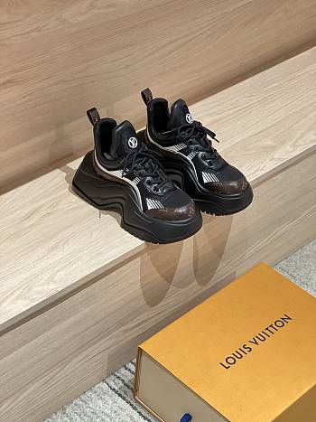 Louis Vuitton Thick-soled height-increasing sneakers 02