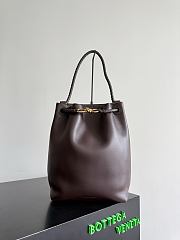 Bottega Veneta Andiamo Bucket bag in silky calf leather Fondant - 1