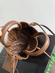 Bottega Veneta Small Pinacoteca silky calfskin tote bag Nocciola/amber - 5