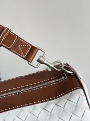 Bottega Veneta Medium Intrecciato Duffle Bag In White - 6