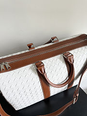 Bottega Veneta Medium Intrecciato Duffle Bag In White - 2