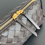 Bottega Veneta Concert Pouch Intrecciato nappa leather fondant - 4
