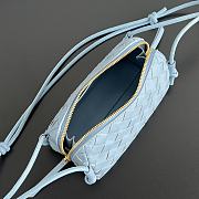 Bottega Veneta Concert Pouch Intrecciato nappa leather blue - 3