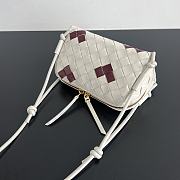 Bottega Veneta Concert Pouch Intrecciato nappa leather Chalk/dark red - 4