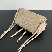 Bottega Veneta Concert Pouch Intrecciato nappa leather beige - 5