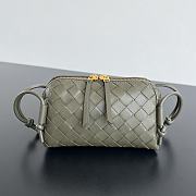 Bottega Veneta Concert Pouch Intrecciato nappa leather Cypress - 1