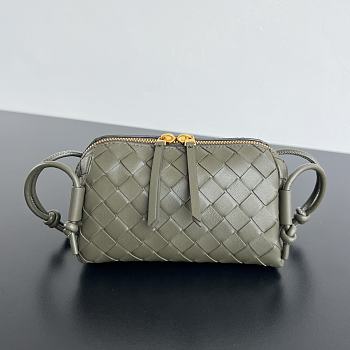 Bottega Veneta Concert Pouch Intrecciato nappa leather Cypress