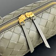 Bottega Veneta Concert Pouch Intrecciato nappa leather Cypress - 2