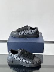 Dior B33 Sneakers offers a fresh 04 - 2