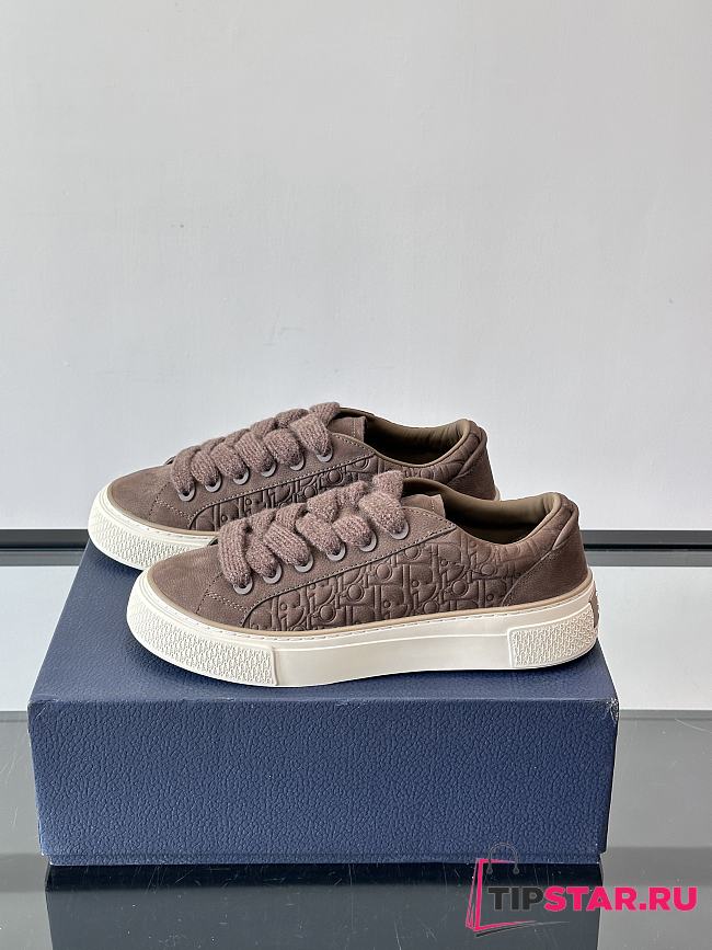 Dior B33 Sneakers offers a fresh 01 - 1