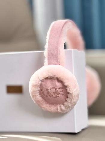 UGG Embroidery Earmuff 02