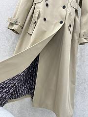 Dior trench coat features a lapel and belt 02 - 5