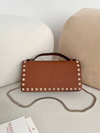 Valentino Garavani Rockstud Chain Wallet 06