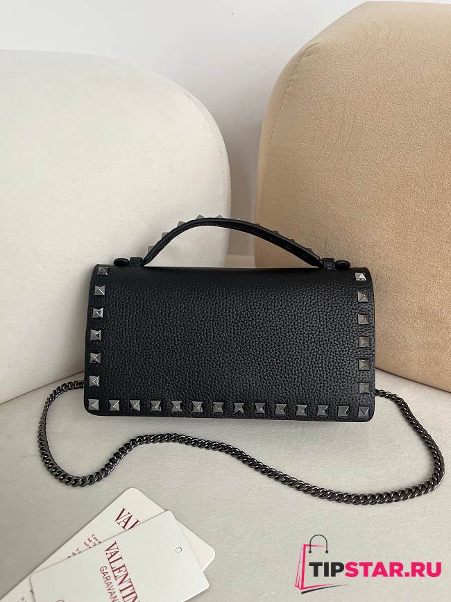 Valentino Garavani Rockstud Chain Wallet 04 - 1