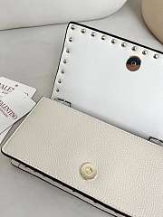 Valentino Garavani Rockstud Chain Wallet 02 - 6