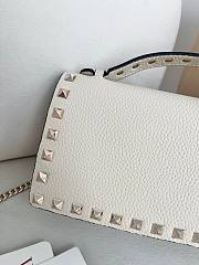 Valentino Garavani Rockstud Chain Wallet 02 - 5