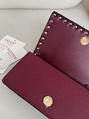 Valentino Garavani Rockstud Chain Wallet 01 - 3
