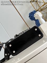 Louis Vuitton Capucines East-West In Black Size 22x12x8 cm - 4