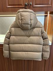 Burberry Stand-collar hooded down jacket beige - 3