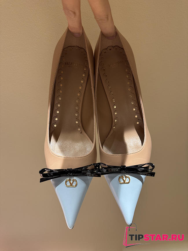 Valentino Garavani VLogo Signature High Heels In Blue - 1