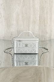 Chanel New Chain Handle Long Box Size 17x9.5x8 cm - 1