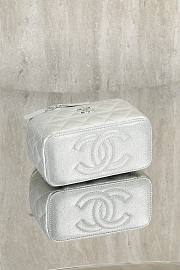 Chanel New Chain Handle Long Box Size 17x9.5x8 cm - 3