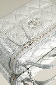 Chanel New Chain Handle Long Box Size 17x9.5x8 cm - 4