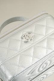 Chanel New Chain Handle Long Box Size 17x9.5x8 cm - 2