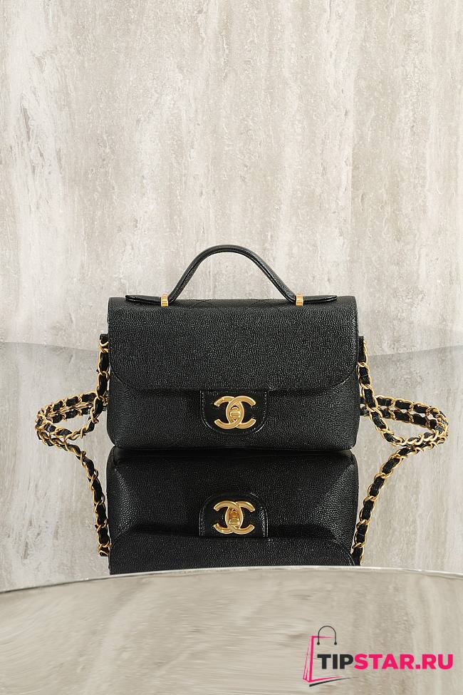 Chanel Leather flap bag gold hardware in black - 1