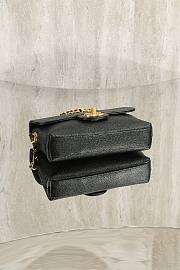 Chanel Leather flap bag gold hardware in black - 2