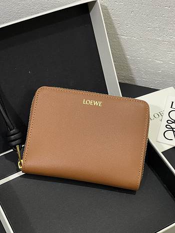 Loewe Zipped coin purse in shiny nappa calfskin brown