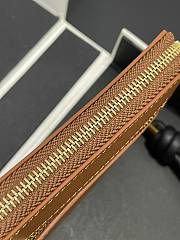 Loewe Zipped coin purse in shiny nappa calfskin brown - 4