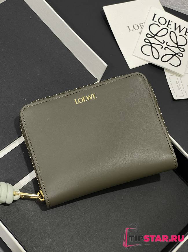 Loewe Zipped coin purse in shiny nappa calfskin dark green - 1