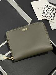 Loewe Zipped coin purse in shiny nappa calfskin dark green - 1