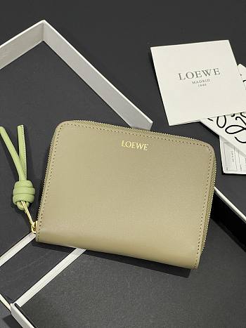 Loewe Zipped coin purse in shiny nappa calfskin green