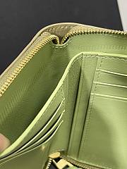 Loewe Zipped coin purse in shiny nappa calfskin green - 5