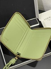 Loewe Zipped coin purse in shiny nappa calfskin green - 4