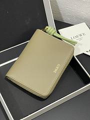 Loewe Zipped coin purse in shiny nappa calfskin green - 2