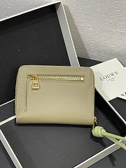 Loewe Zipped coin purse in shiny nappa calfskin green - 3