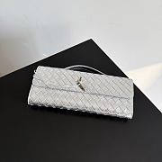 Bottega Veneta Andiamo Clutch Top handle clutch in Intrecciato laminated leather silver - 4