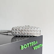 Bottega Veneta Bang Bang Vanity case in Intrecciato wood-embossed silver - 4
