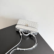 Bottega Veneta Bang Bang Vanity case in Intrecciato wood-embossed silver - 5