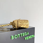 Bottega Veneta Bang Bang Vanity case in Intrecciato wood-embossed gold - 3