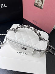 Chanel Long vanity with top handle in lambskin white - 3