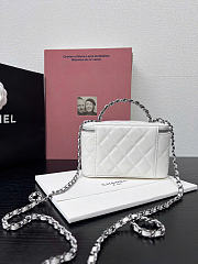 Chanel Long vanity with top handle in lambskin white - 2