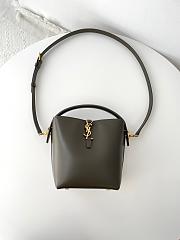 Ysl LE 37 small in shiny leather in Green - 5